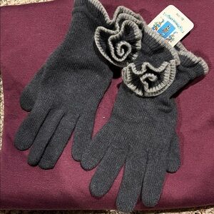 Portolano Gray Ruffled Gloves